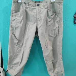 Patagonia khaki capri cargo pant